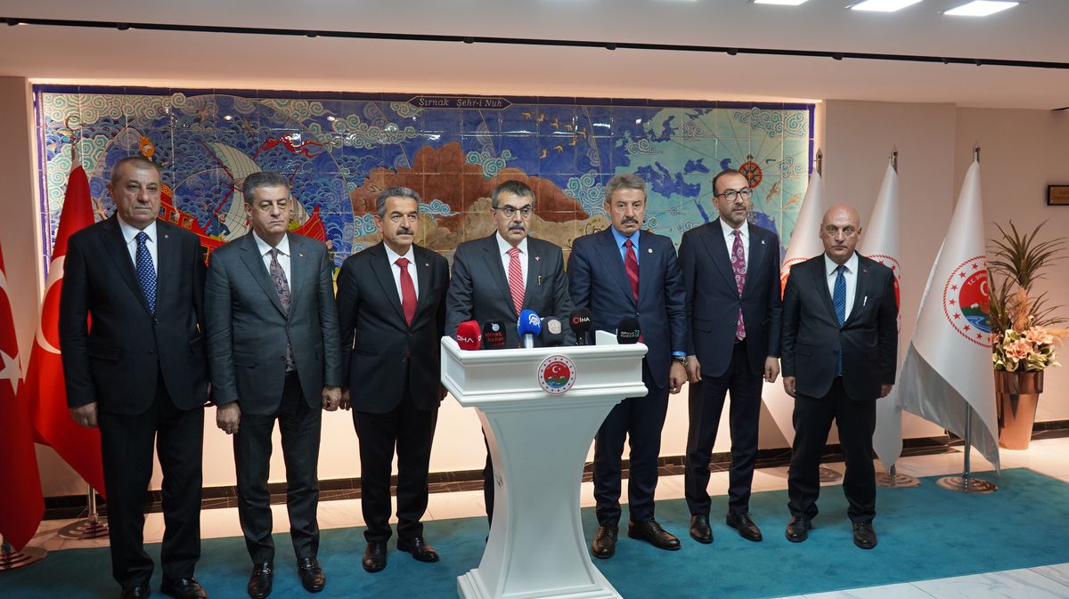 Bakan Tekin: Sürecin manipüle edilmesini hep birlikte engellemeliyiz